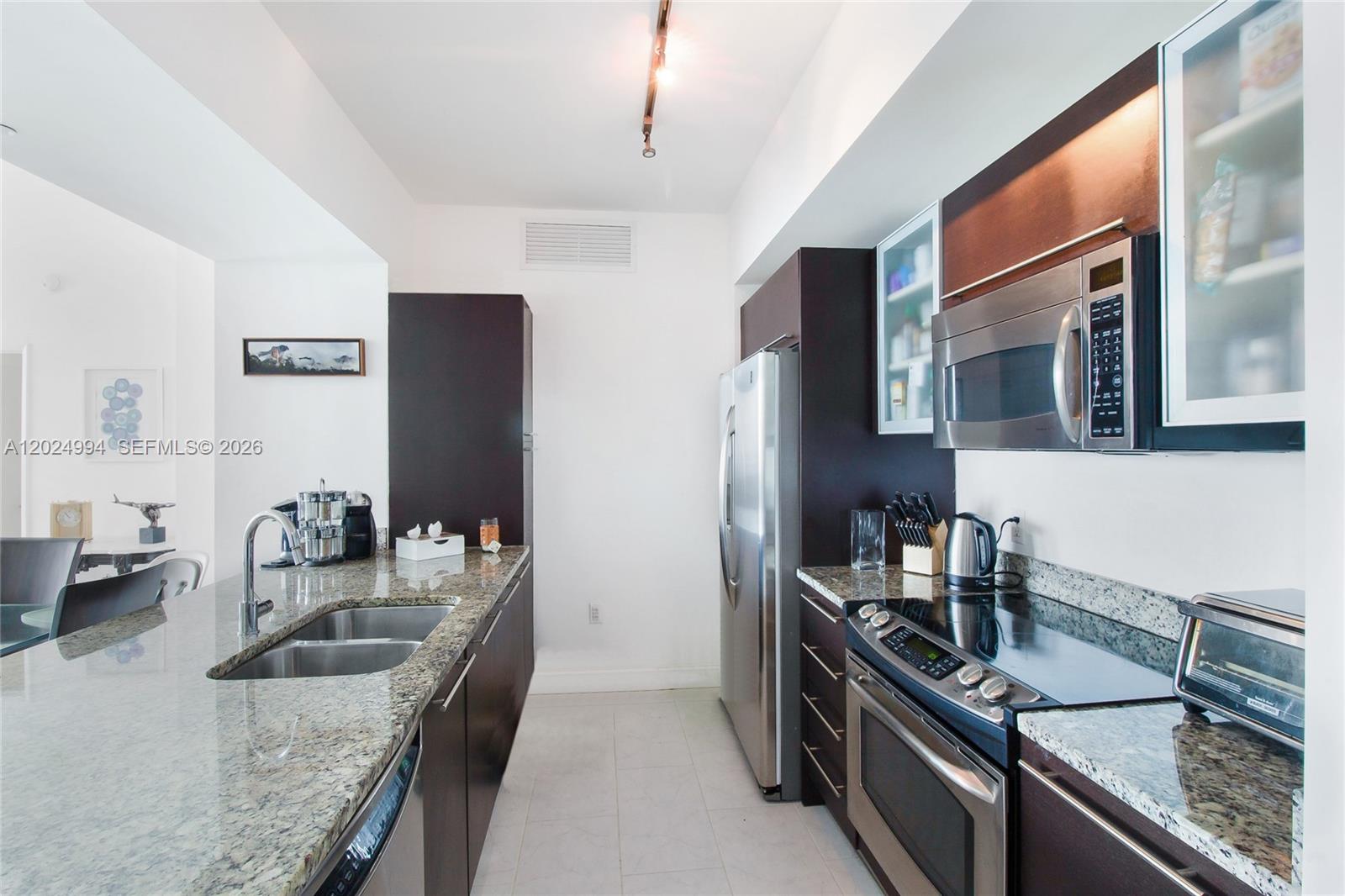 950 Brickell Bay Dr #1911 Miami, FL 33131