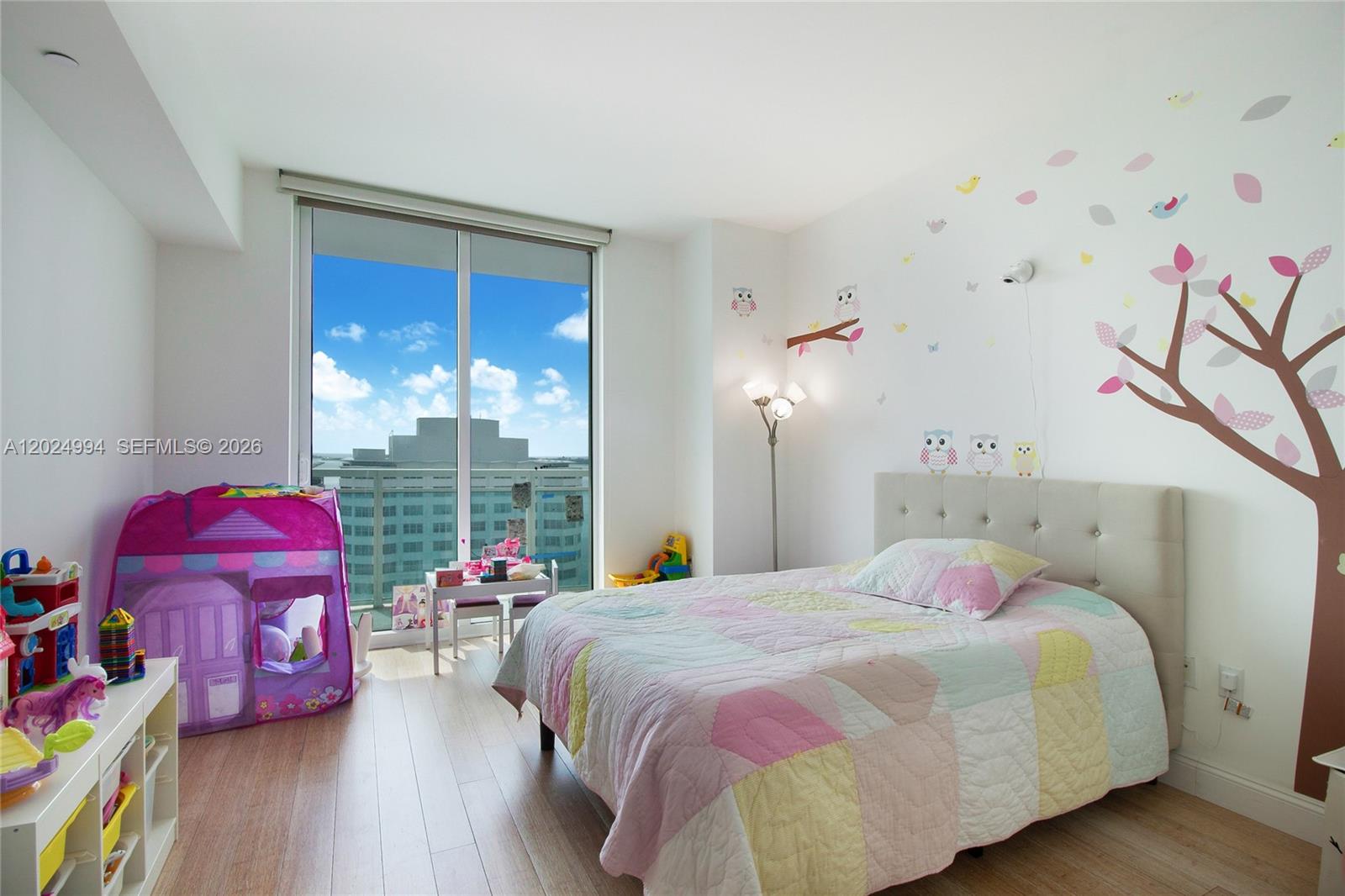950 Brickell Bay Dr #1911 Miami, FL 33131