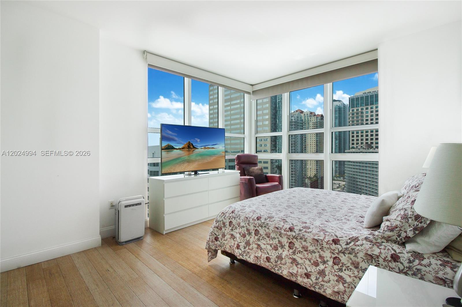 950 Brickell Bay Dr #1911 Miami, FL 33131