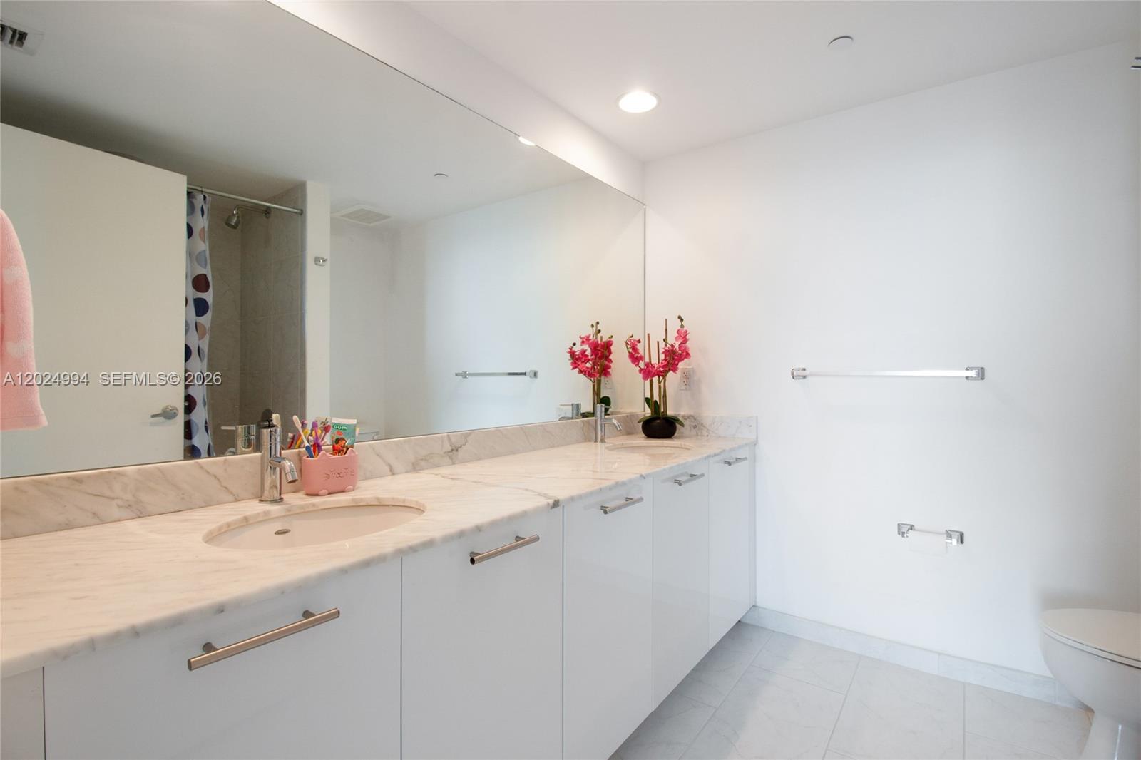 950 Brickell Bay Dr #1911 Miami, FL 33131