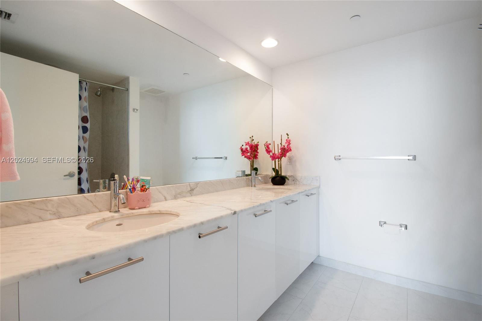950 Brickell Bay Dr #1911 Miami, FL 33131