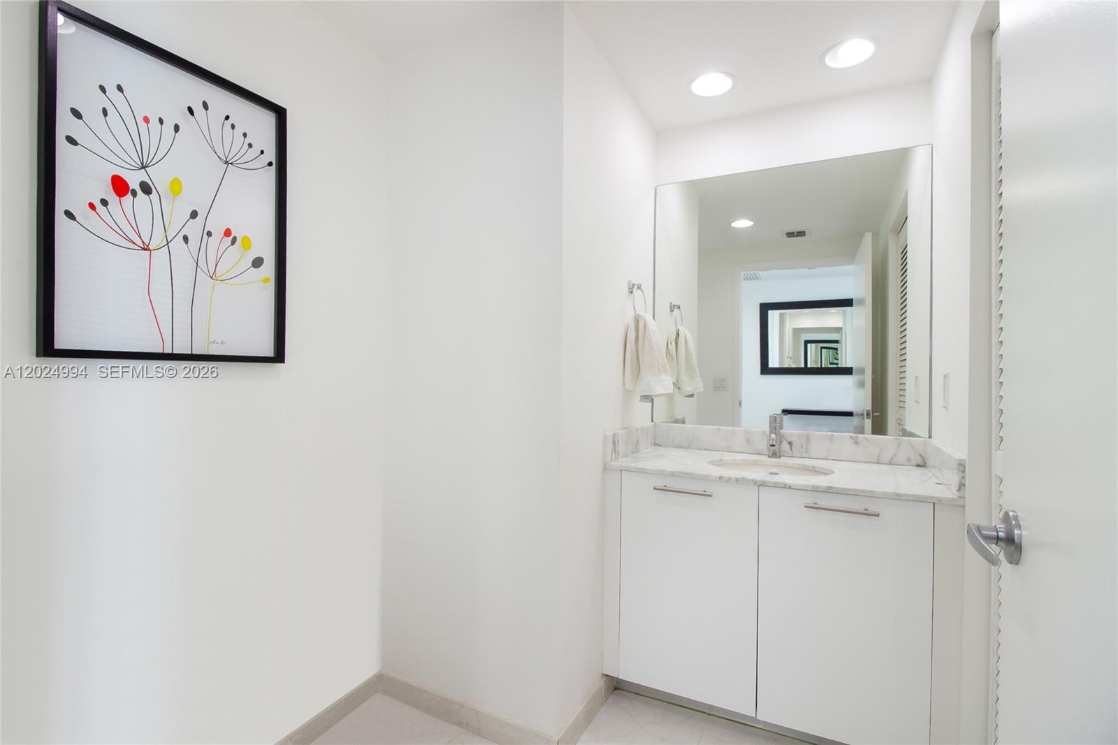 950 Brickell Bay Dr #1911 Miami, FL 33131