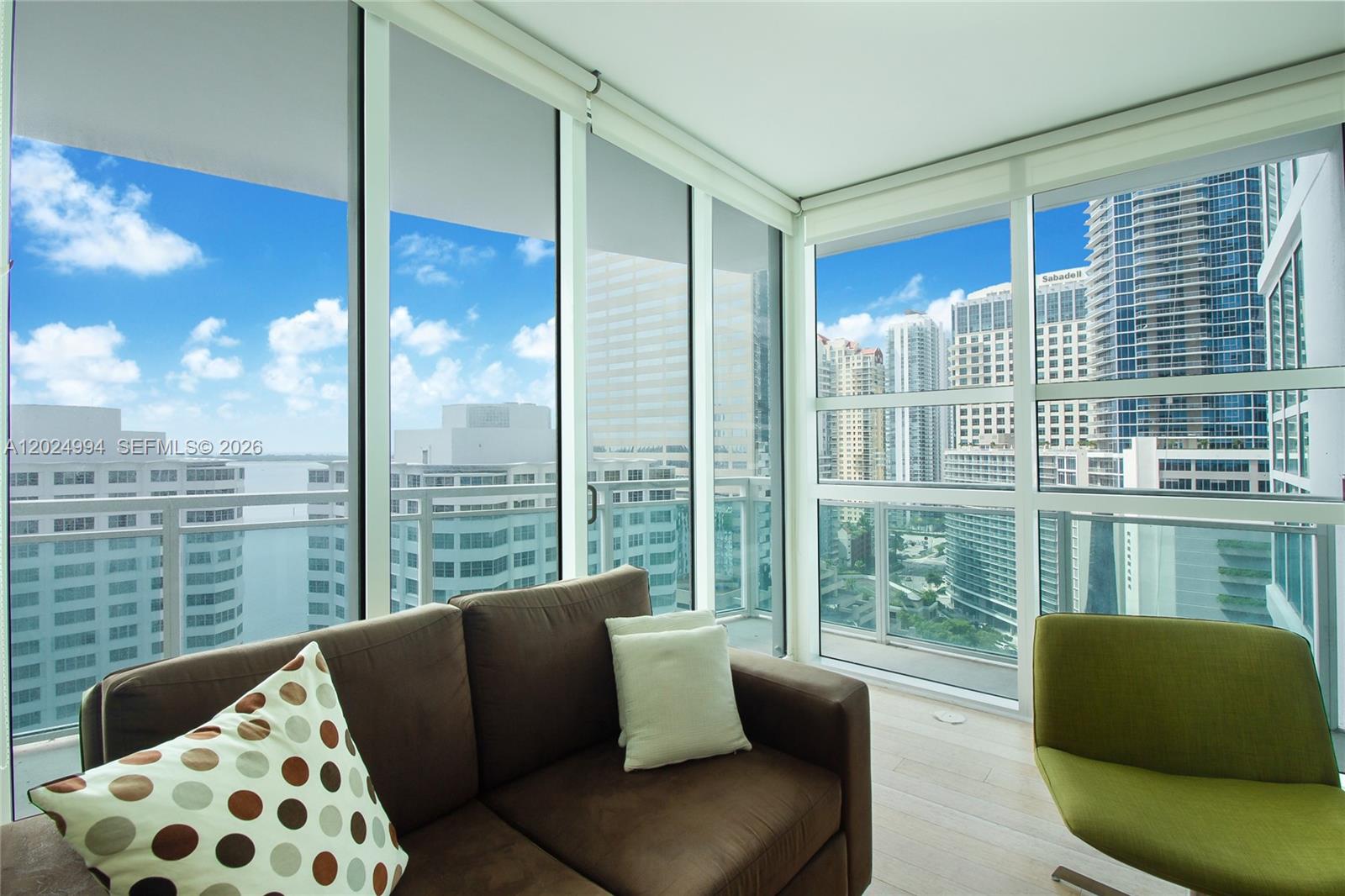 950 Brickell Bay Dr #1911 Miami, FL 33131