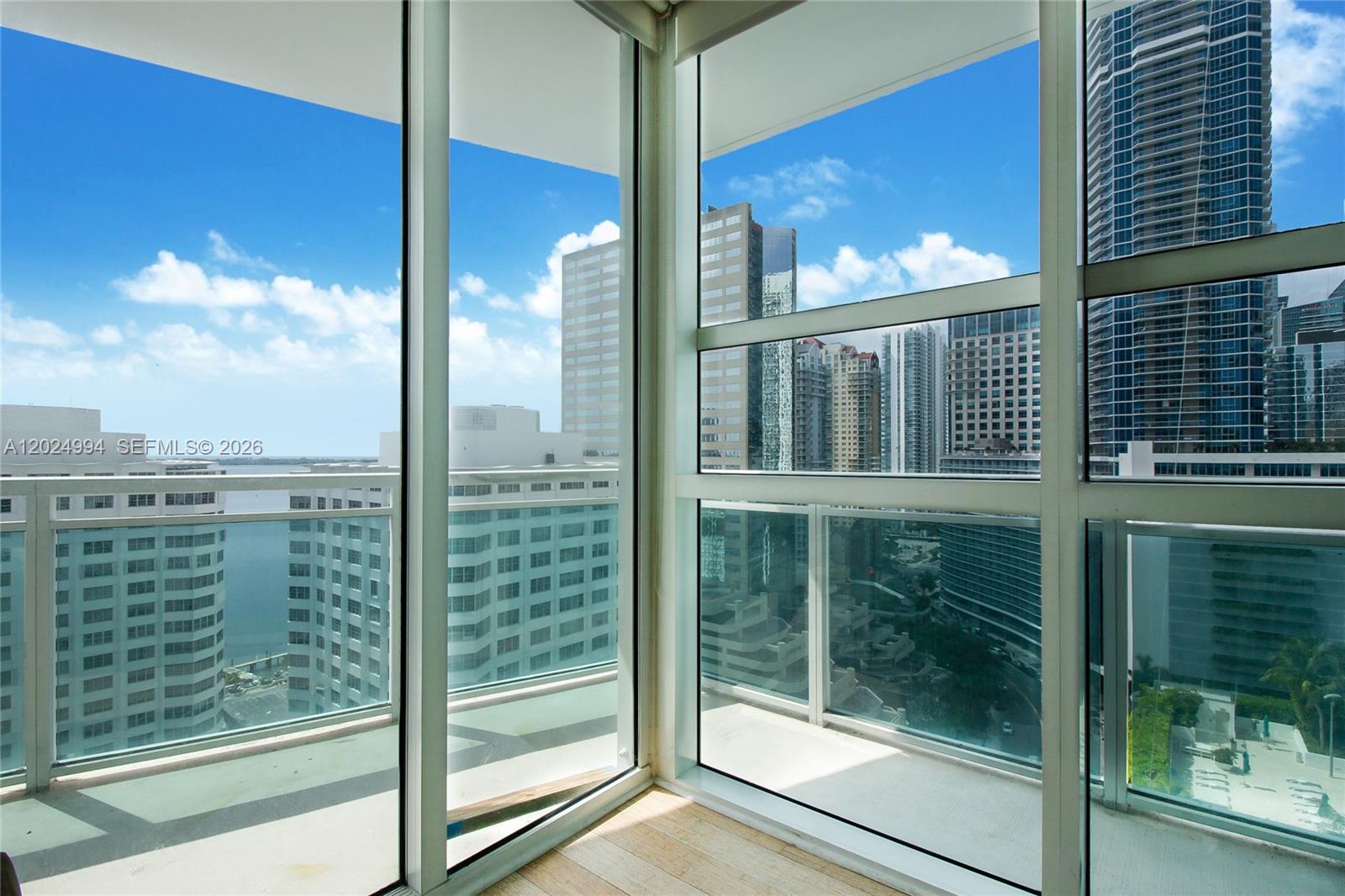 950 Brickell Bay Dr #1911 Miami, FL 33131