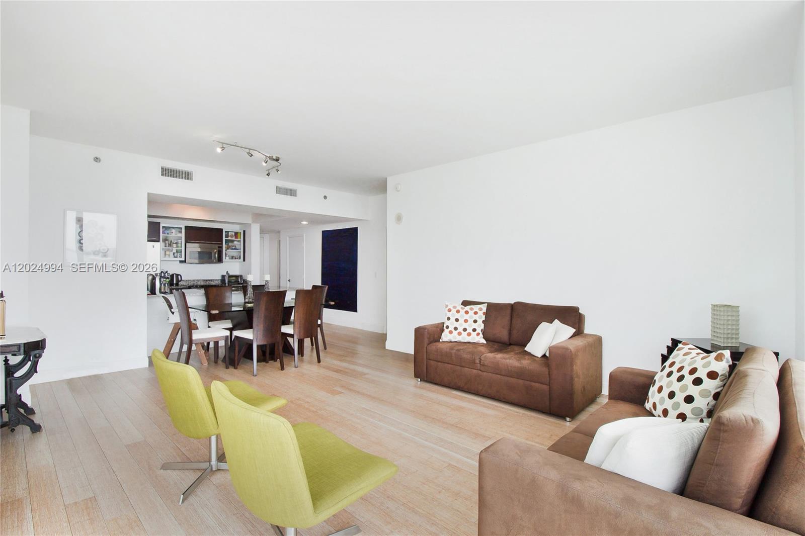 950 Brickell Bay Dr #1911 Miami, FL 33131