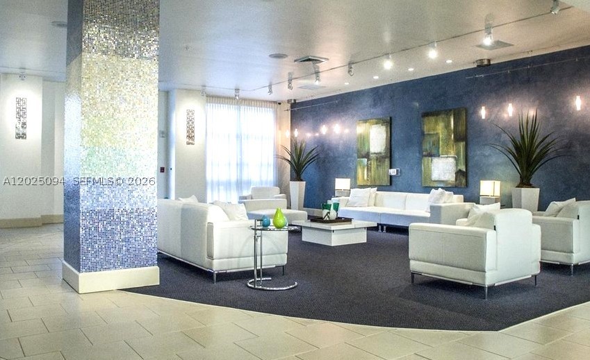image Cite on the Bay West13