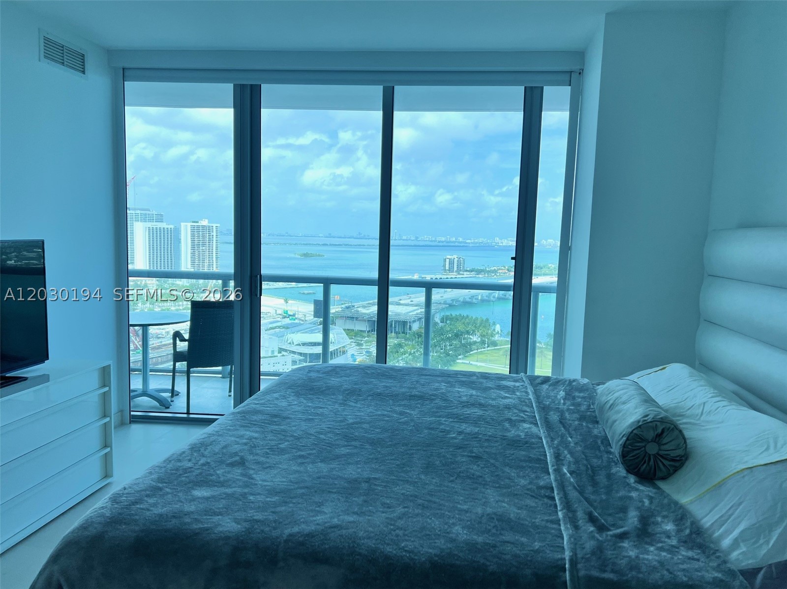 image Marina Blue10