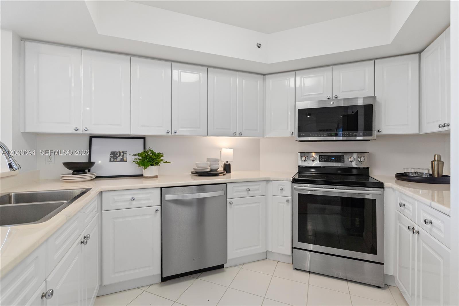 1800 Sunset Harbour Dr #1003 Miami Beach, FL 33139