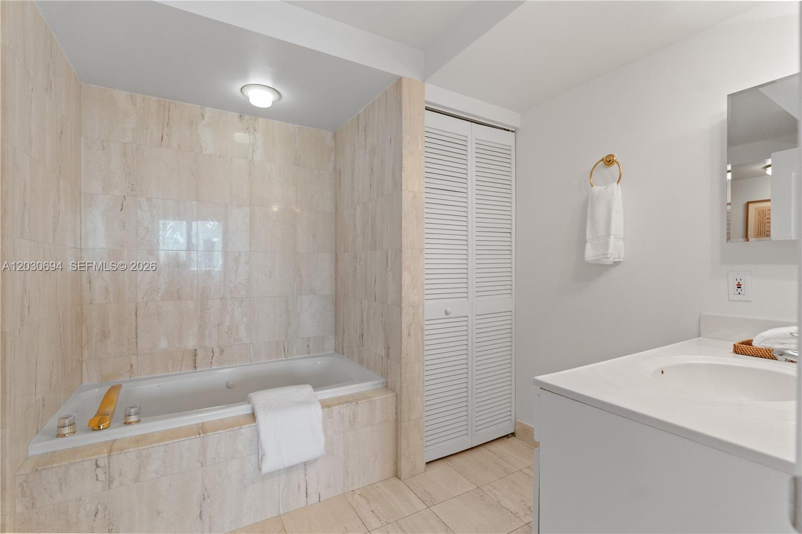 1800 Sunset Harbour Dr #1003 Miami Beach, FL 33139