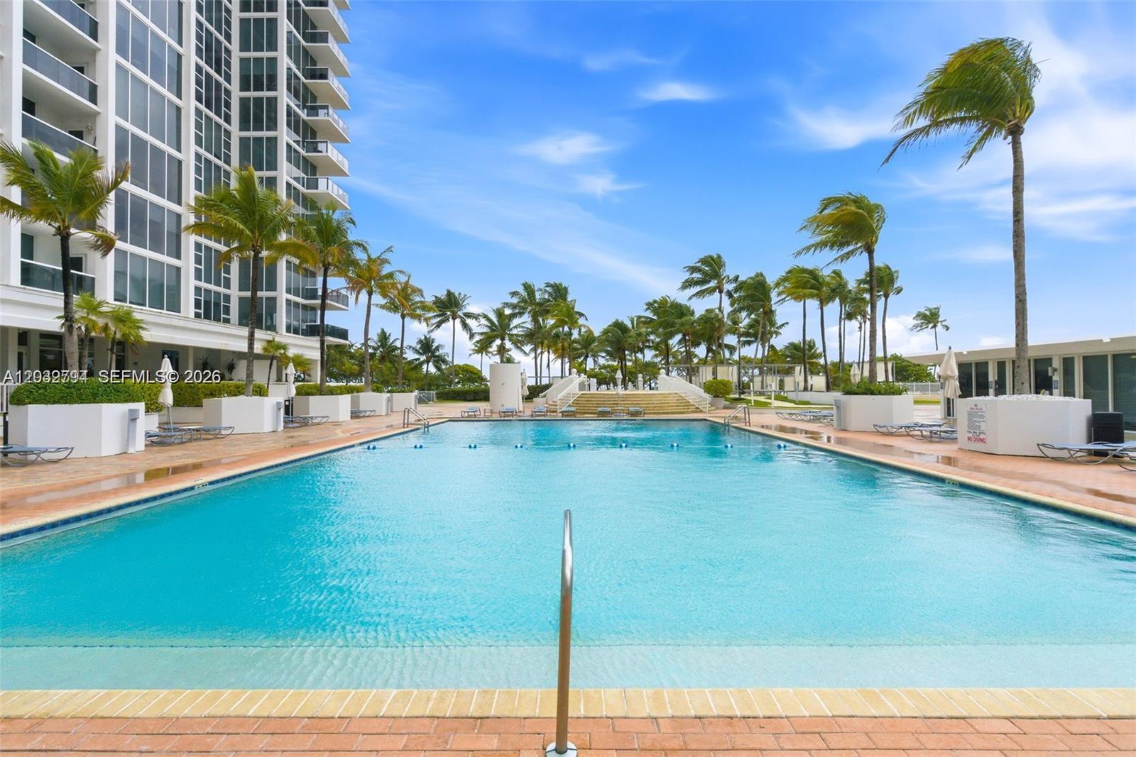 10275 Collins Ave #718