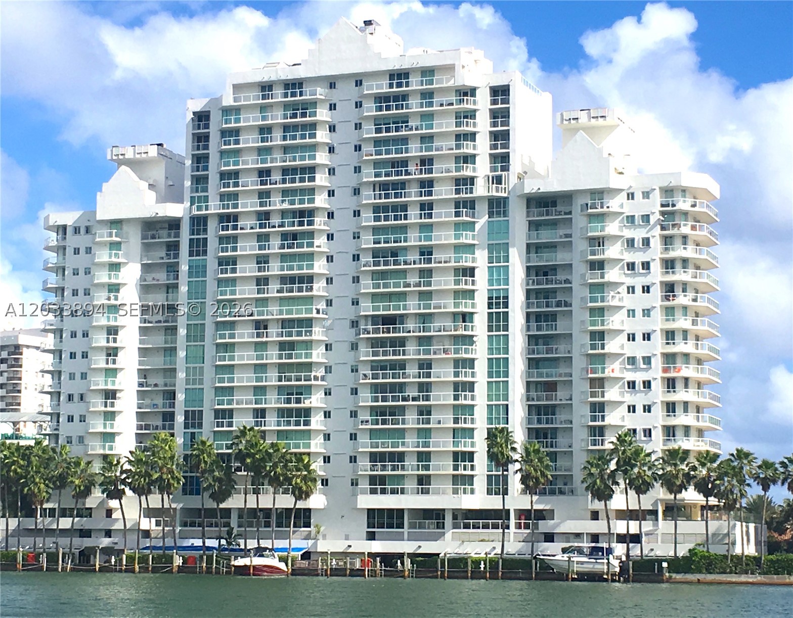 5900 Collins Ave #906