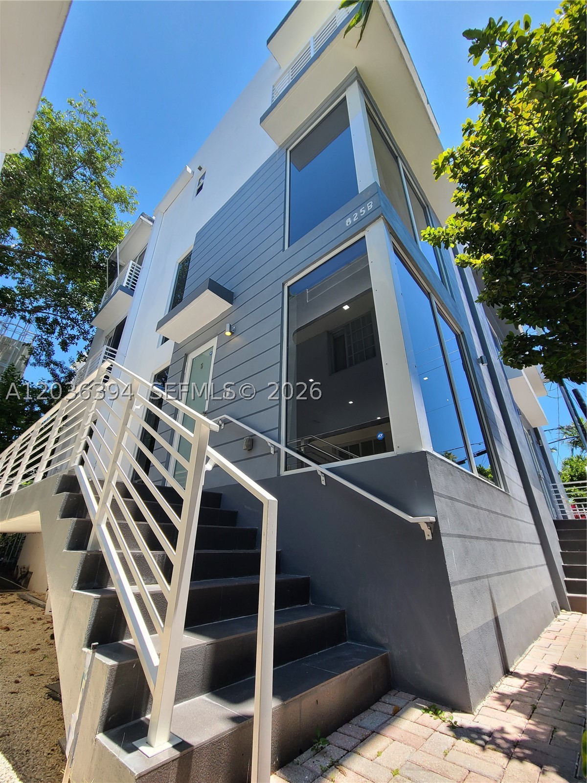 825 Michigan Ave #7