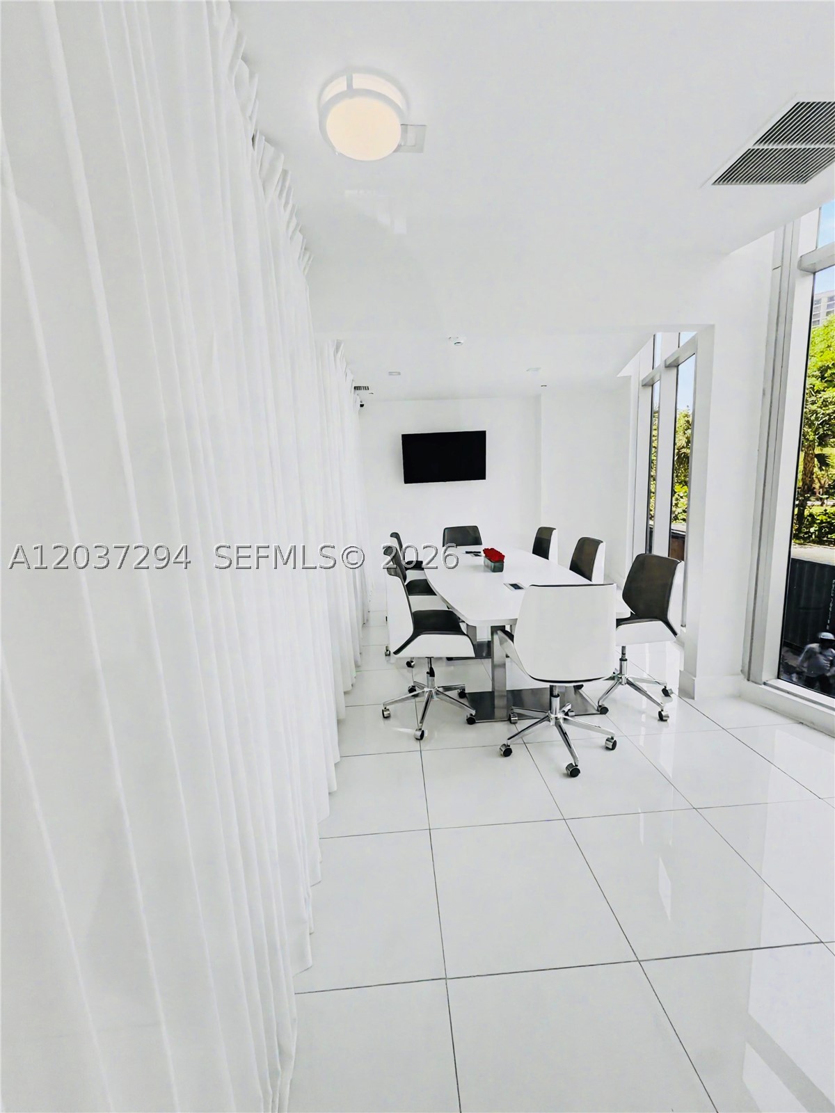 image Icon Brickell I17