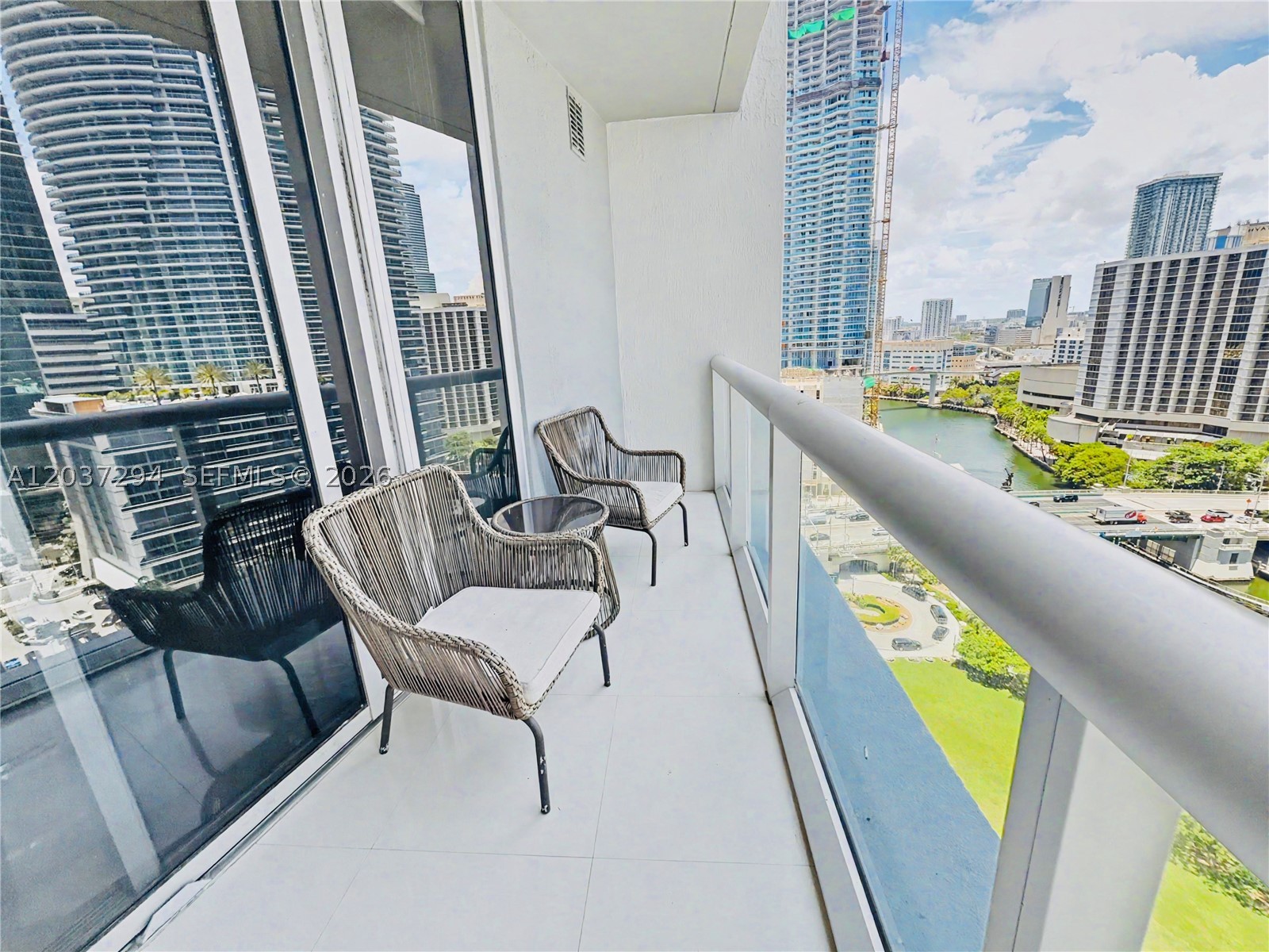image Icon Brickell I1