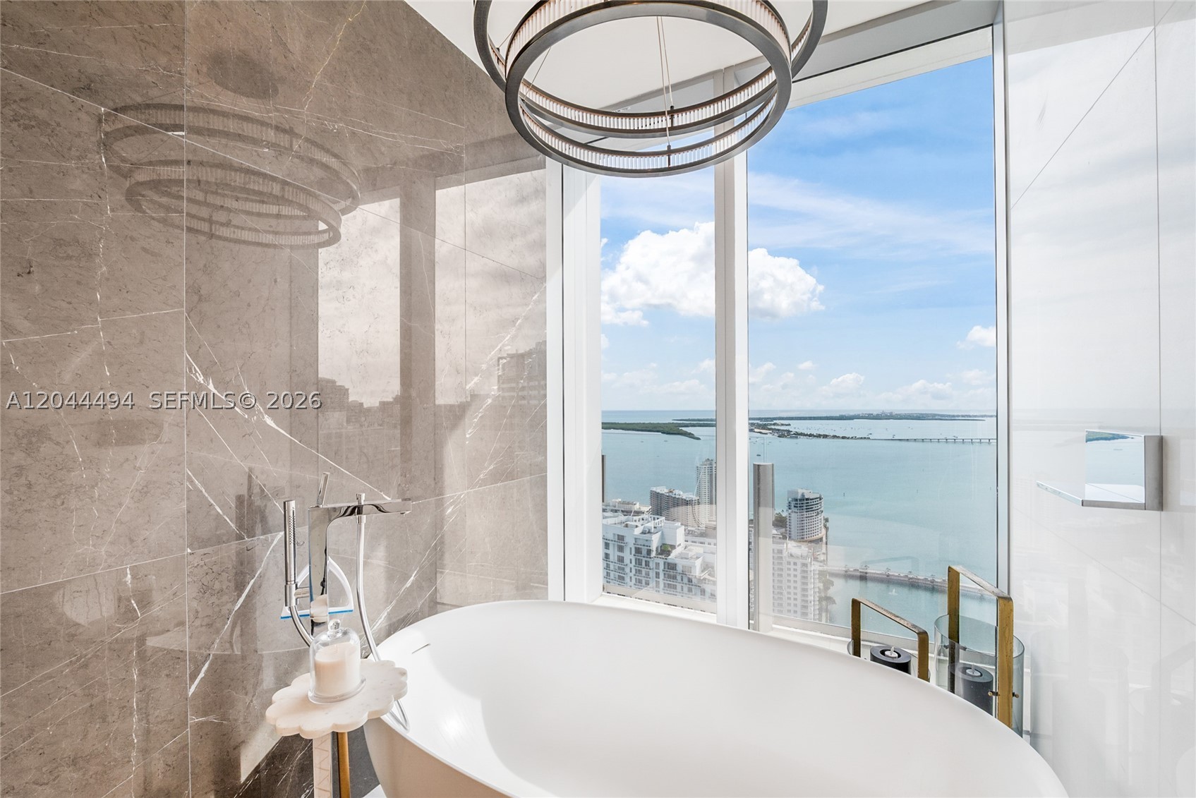 image Aston Martin Residences31