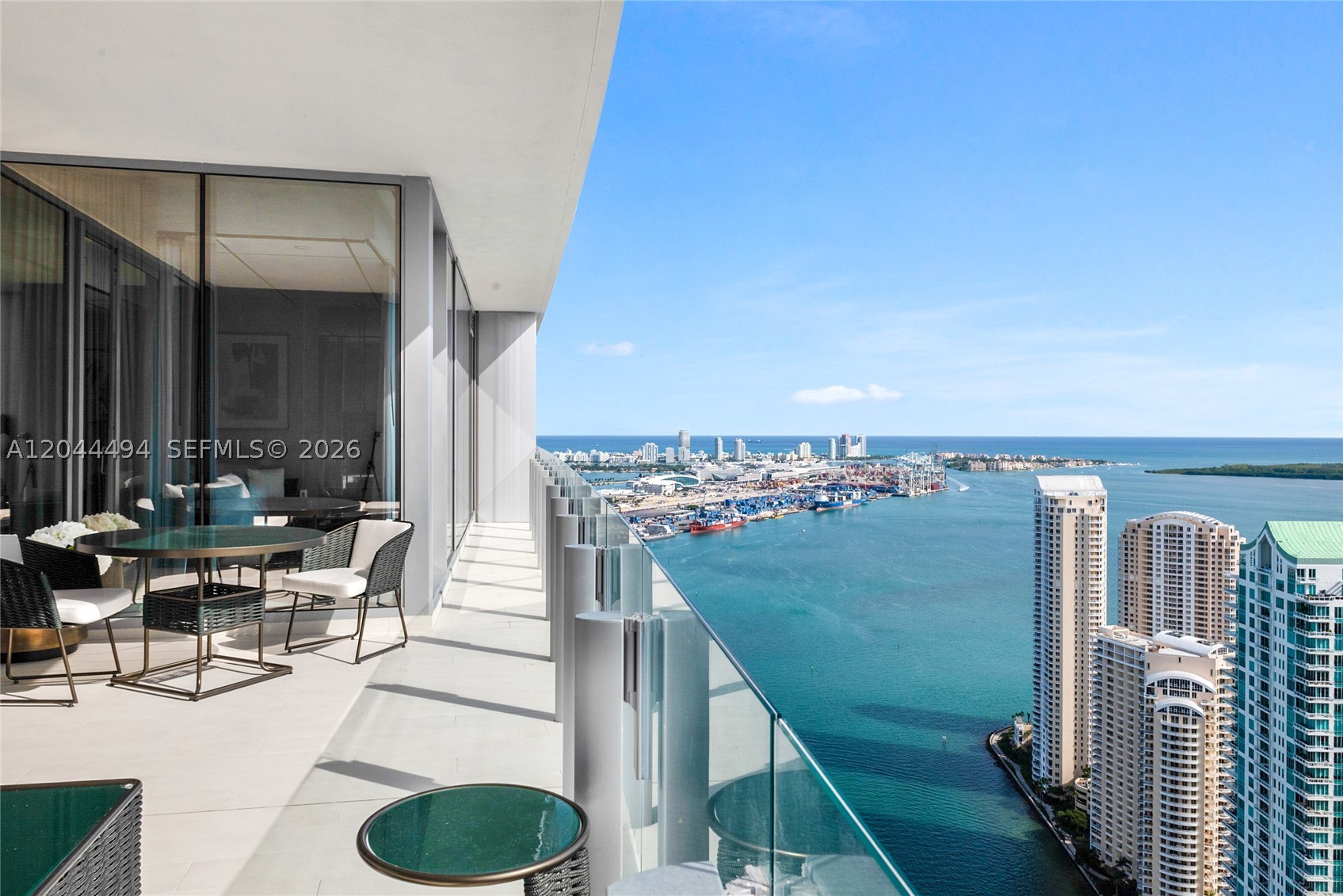 image Aston Martin Residences6