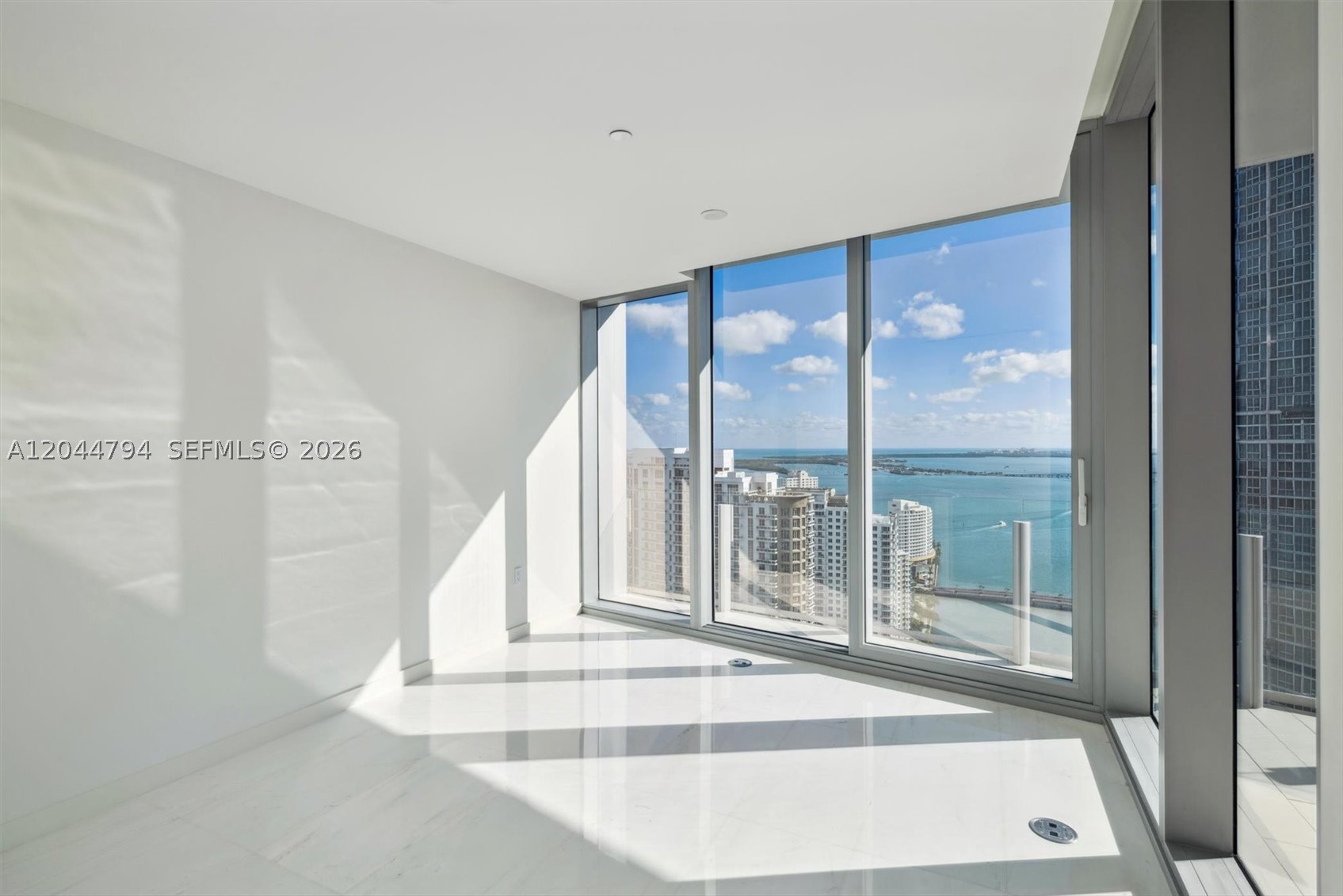 image Aston Martin Residences17