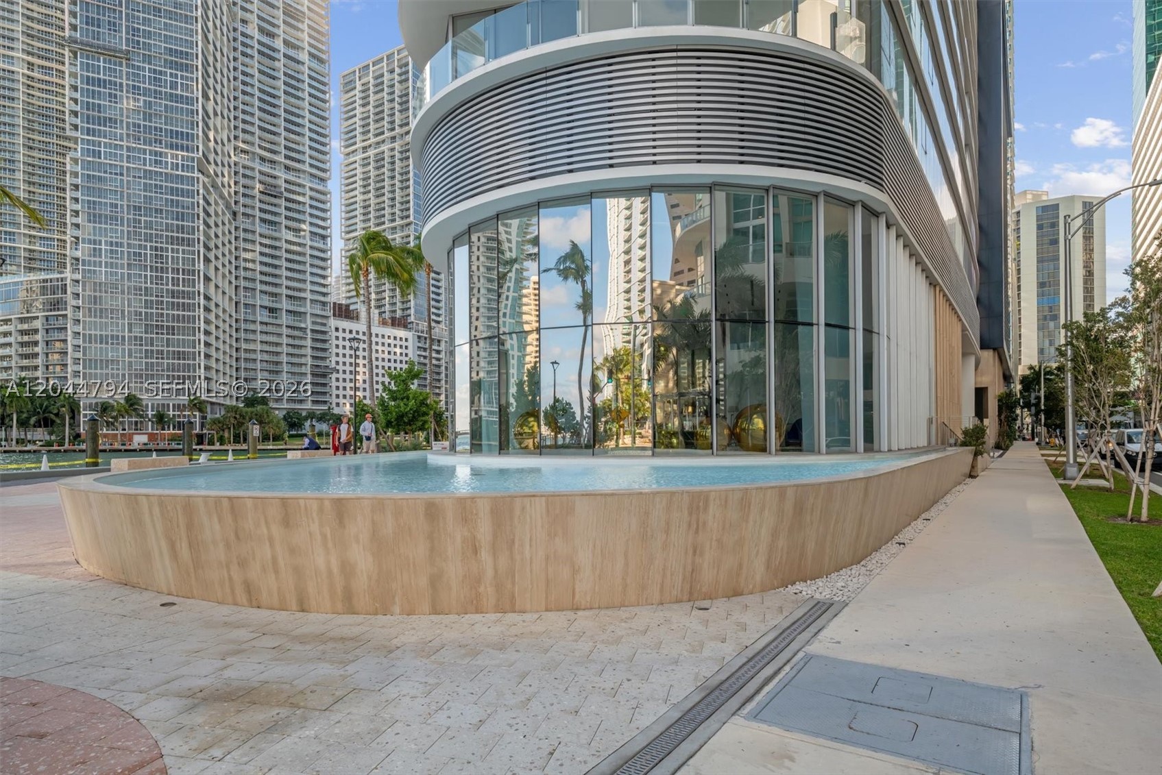 image Aston Martin Residences24