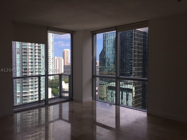 image 1060 Brickell - 10601