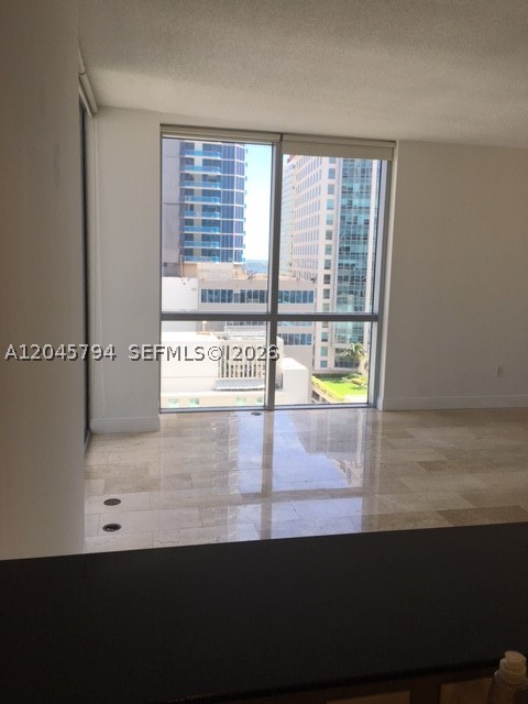 image 1060 Brickell - 10604