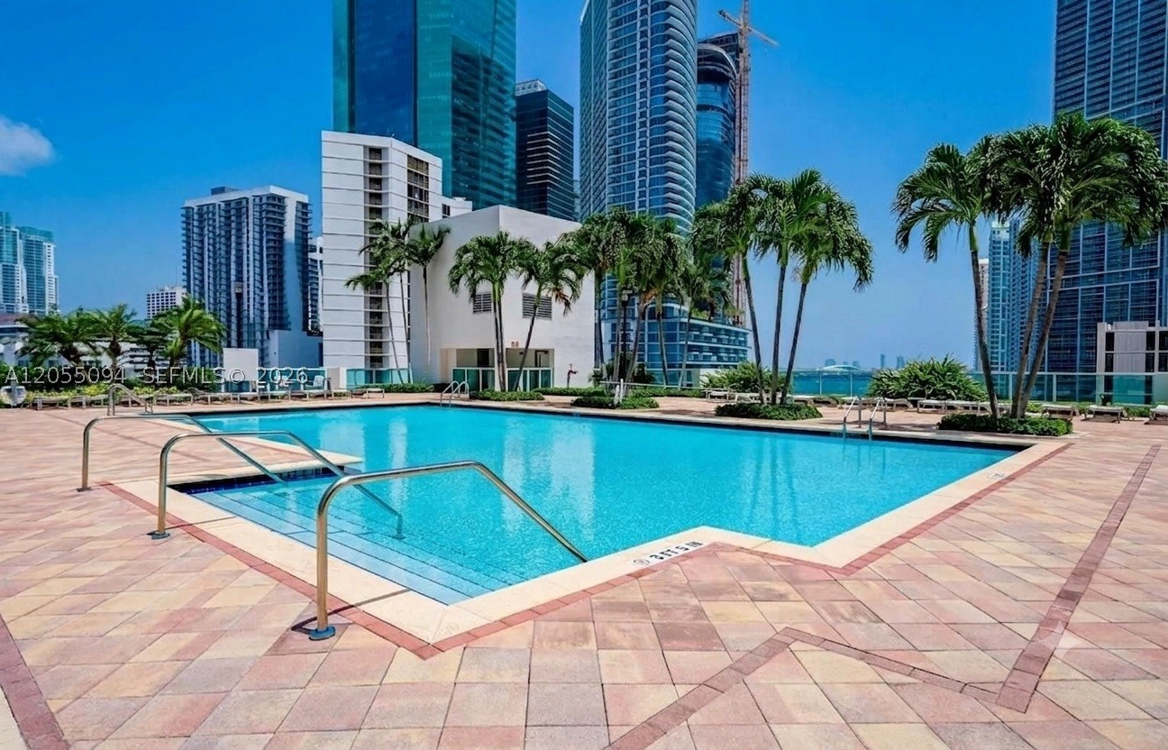 image Brickell on the River North21