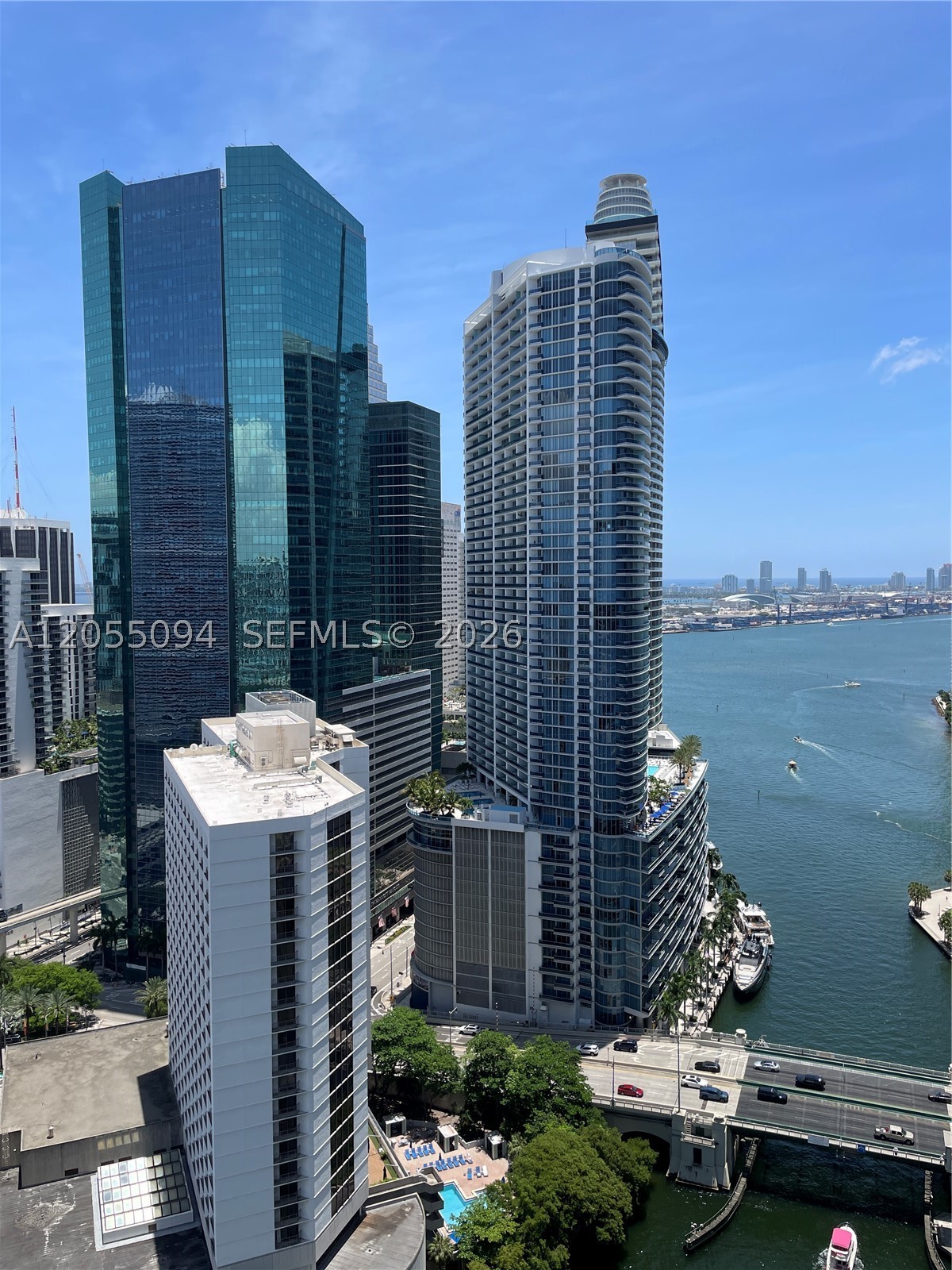 image Brickell on the River North5