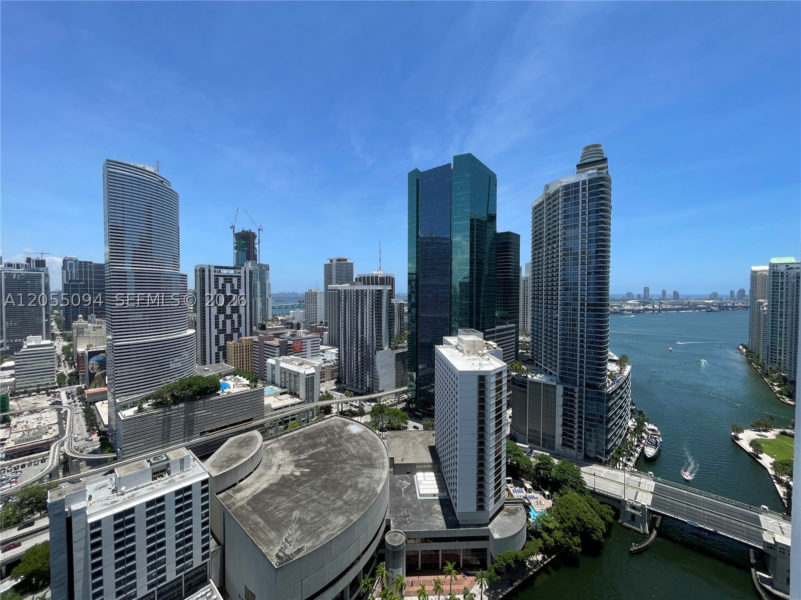 image Brickell on the River North6