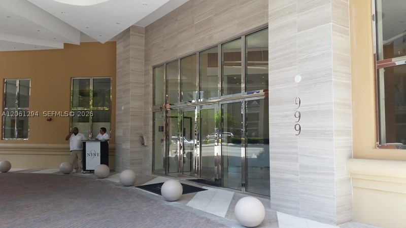 image Nine at Mary Brickell Village18