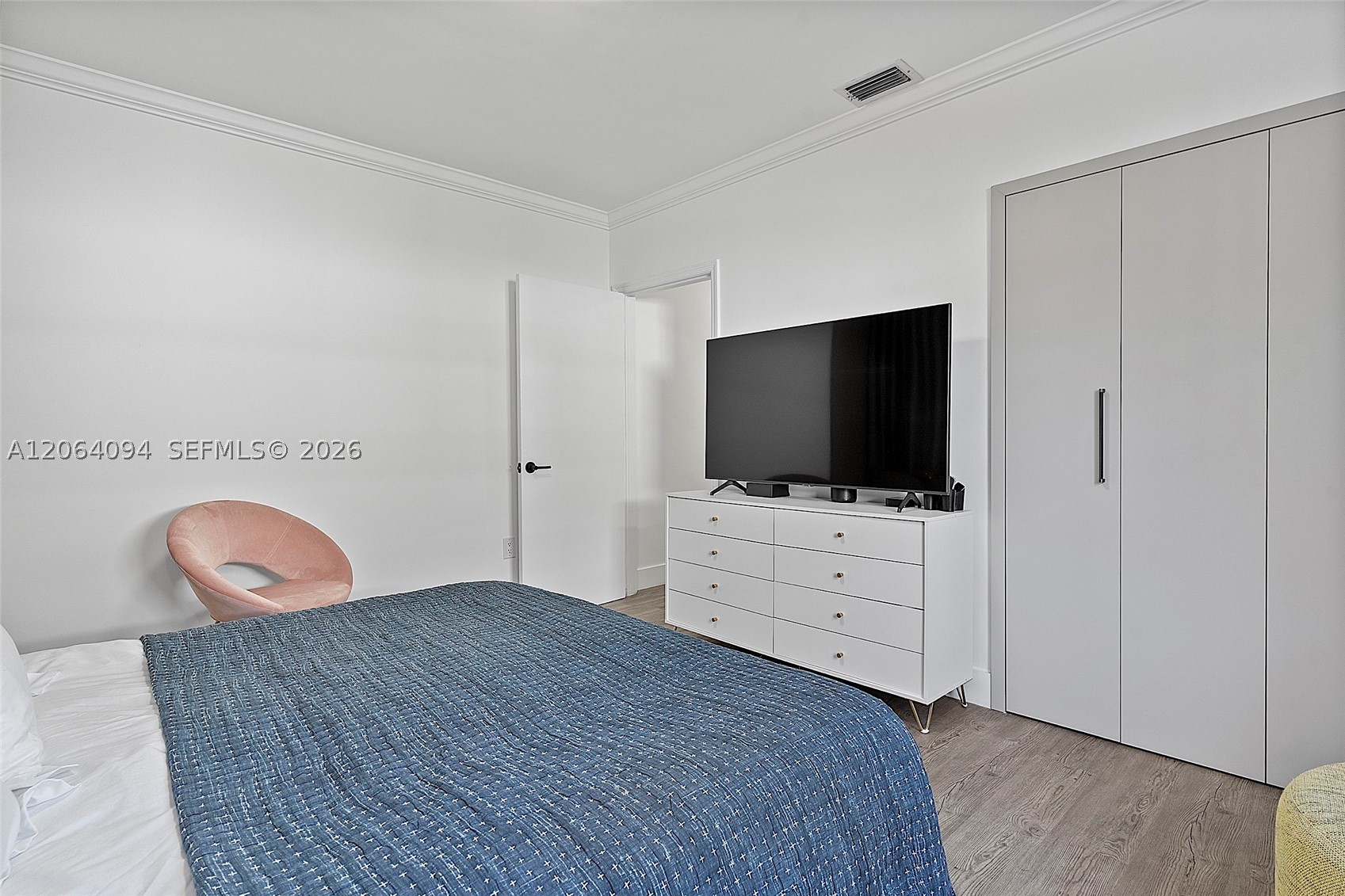 2451 SW 25th St Miami, FL 33133
