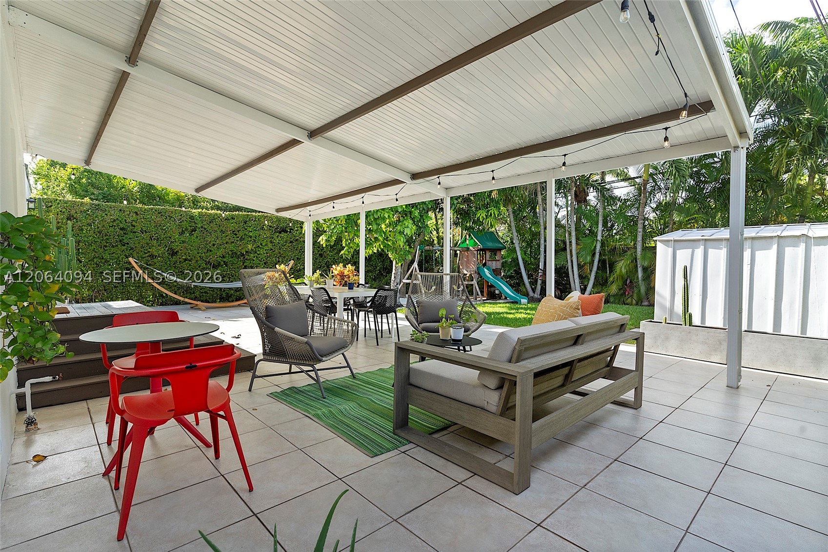 2451 SW 25th St Miami, FL 33133