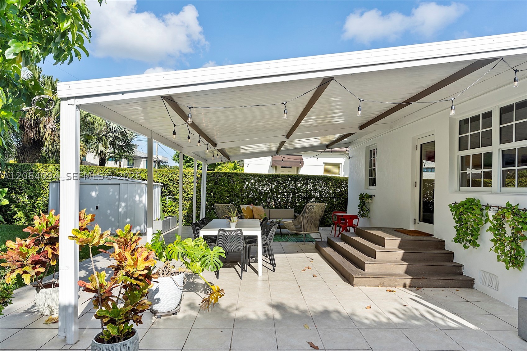 2451 SW 25th St Miami, FL 33133