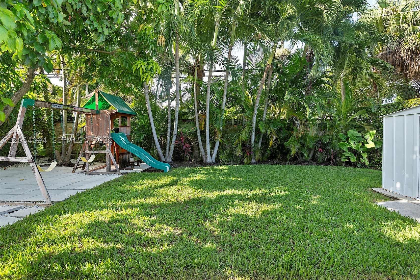 2451 SW 25th St Miami, FL 33133