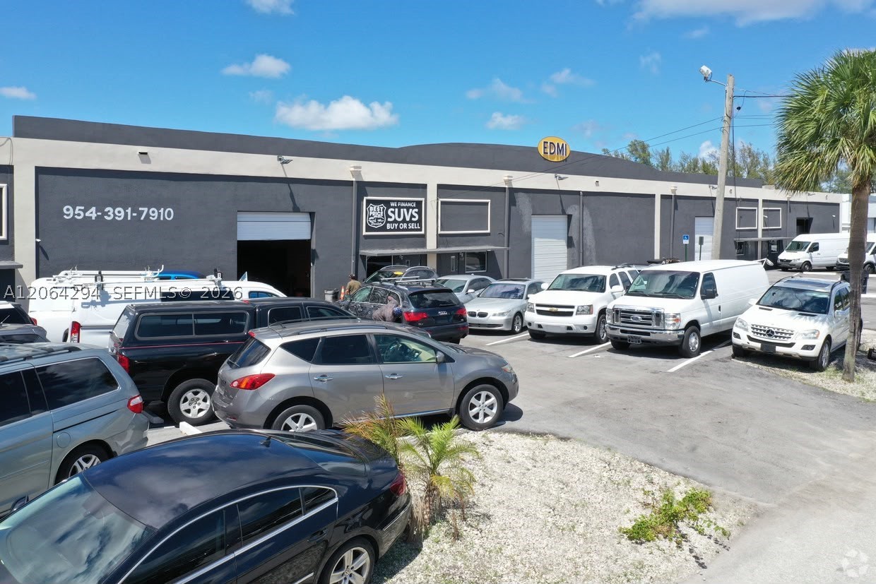 1063 NW 1st Ct