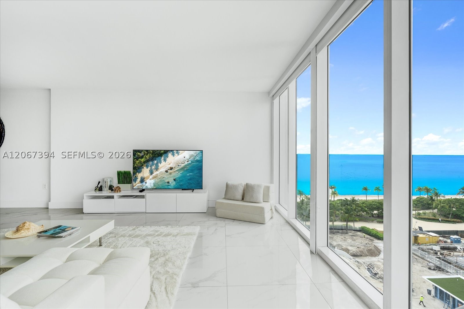 10275 Collins Ave #916