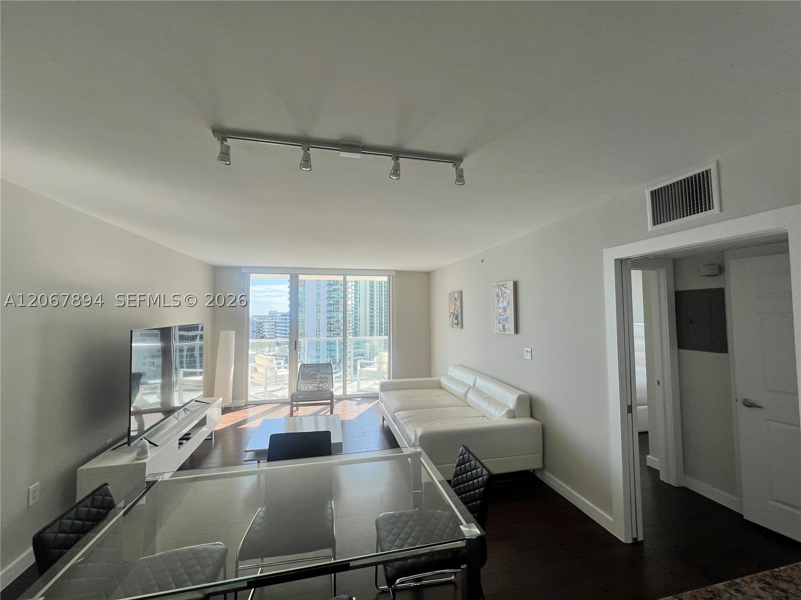 1155 Brickell Bay Dr #1607