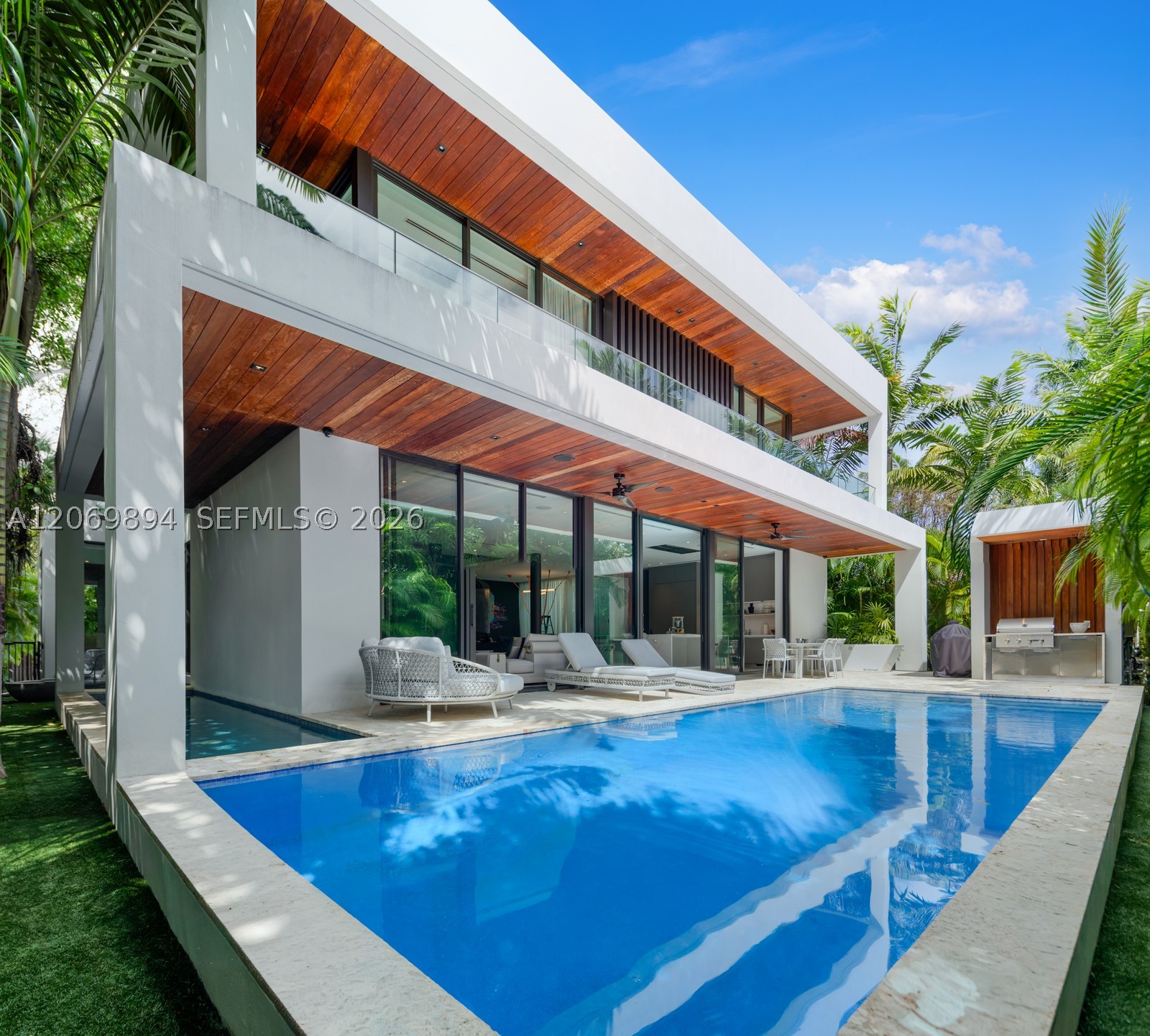 6015 N Bay Rd Miami Beach, FL 33140