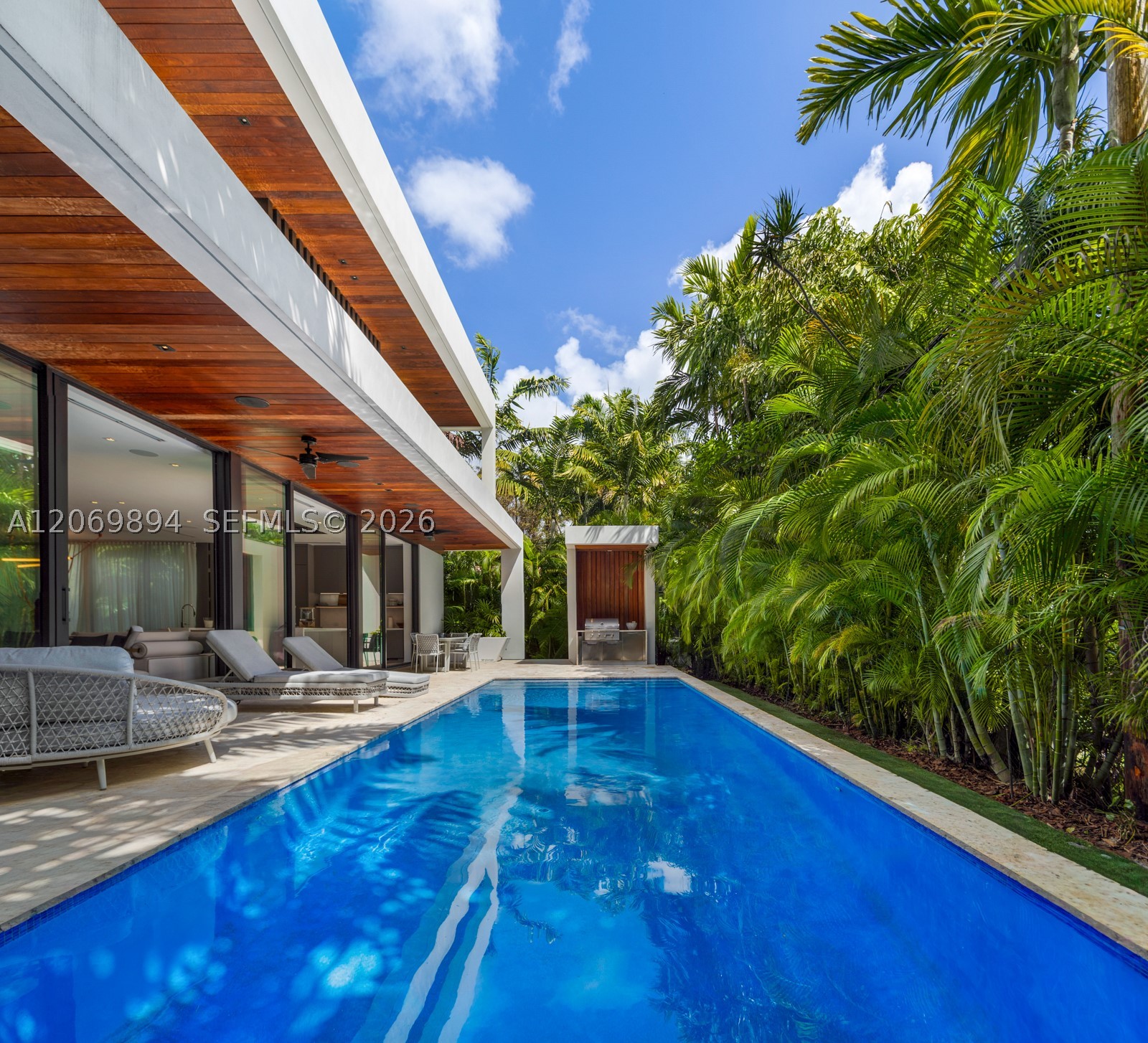 6015 N Bay Rd Miami Beach, FL 33140