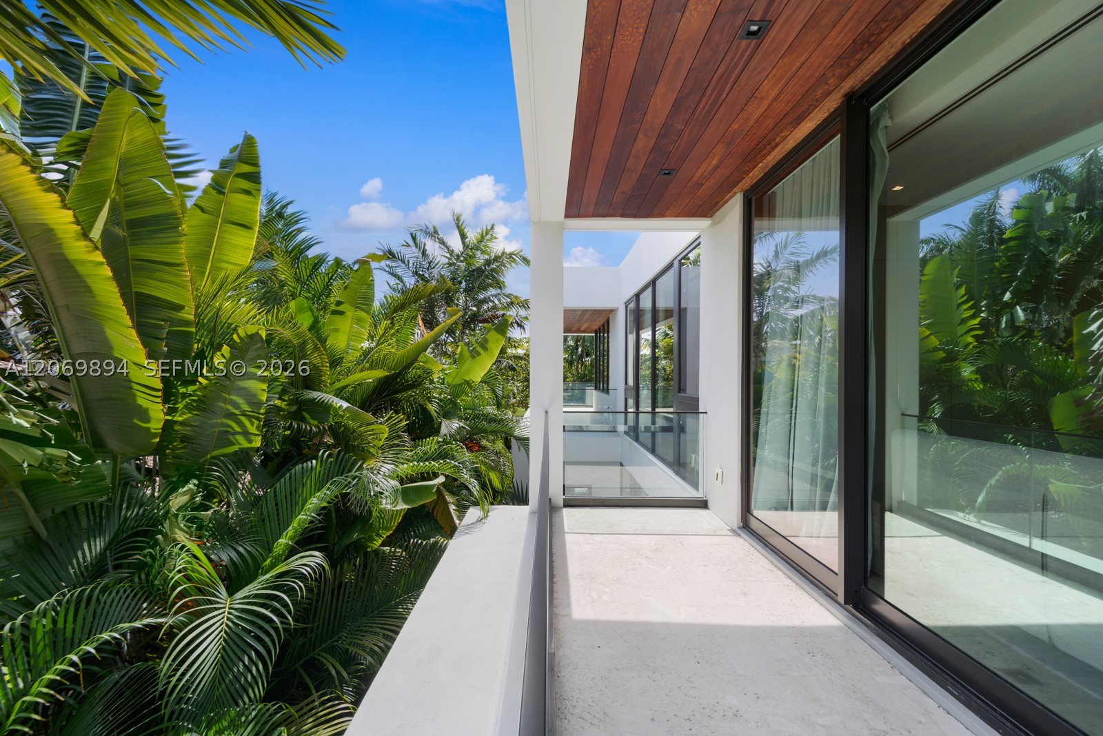 6015 N Bay Rd Miami Beach, FL 33140