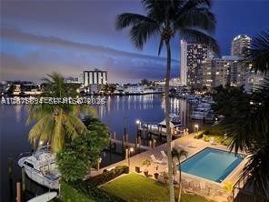 200 Golden Isles Dr #401
