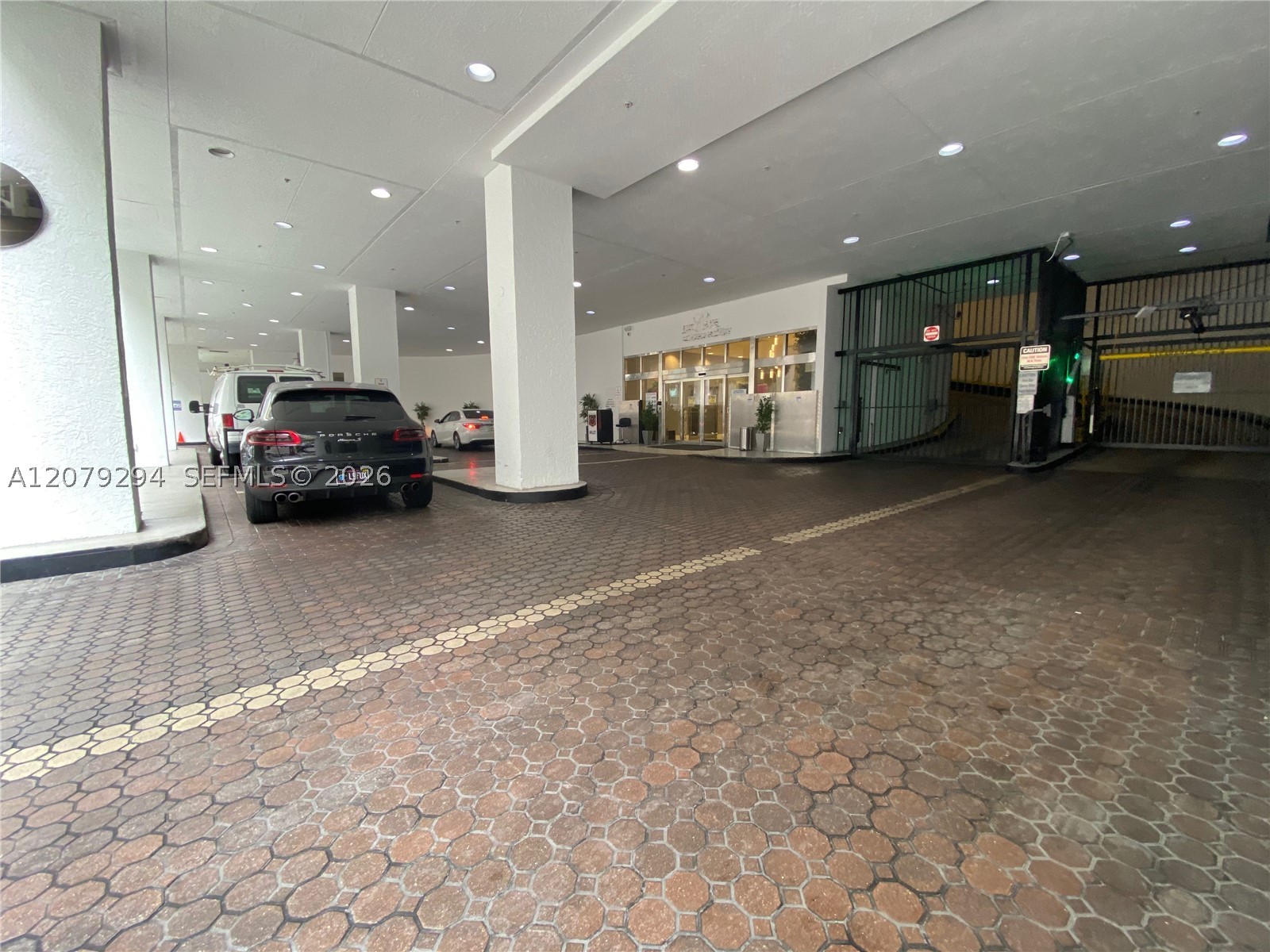 image The Club at Brickell Bay37