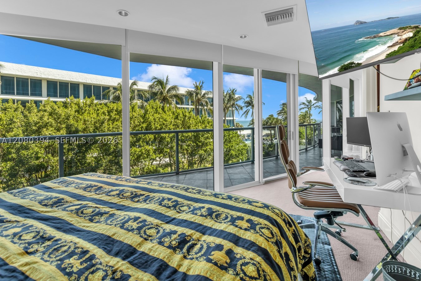 1200 Holiday Dr #208 Fort Lauderdale, FL 33316