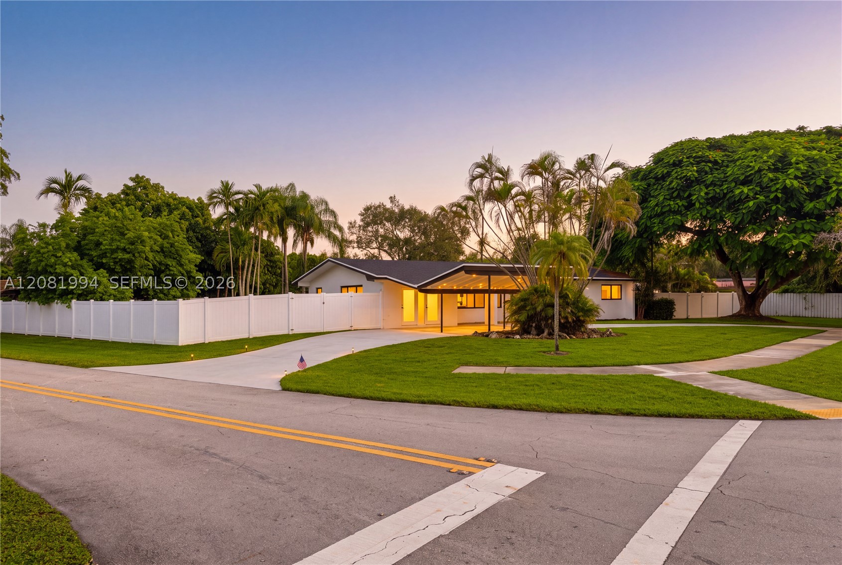 8201 SW 151st St Palmetto Bay, FL 33158