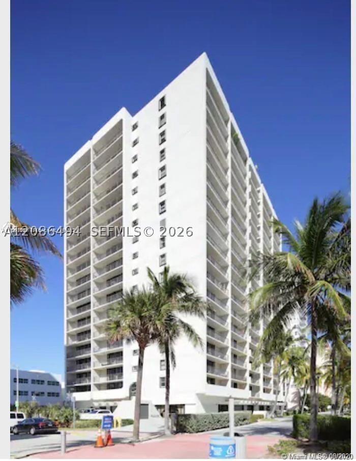 2625 Collins Ave #302