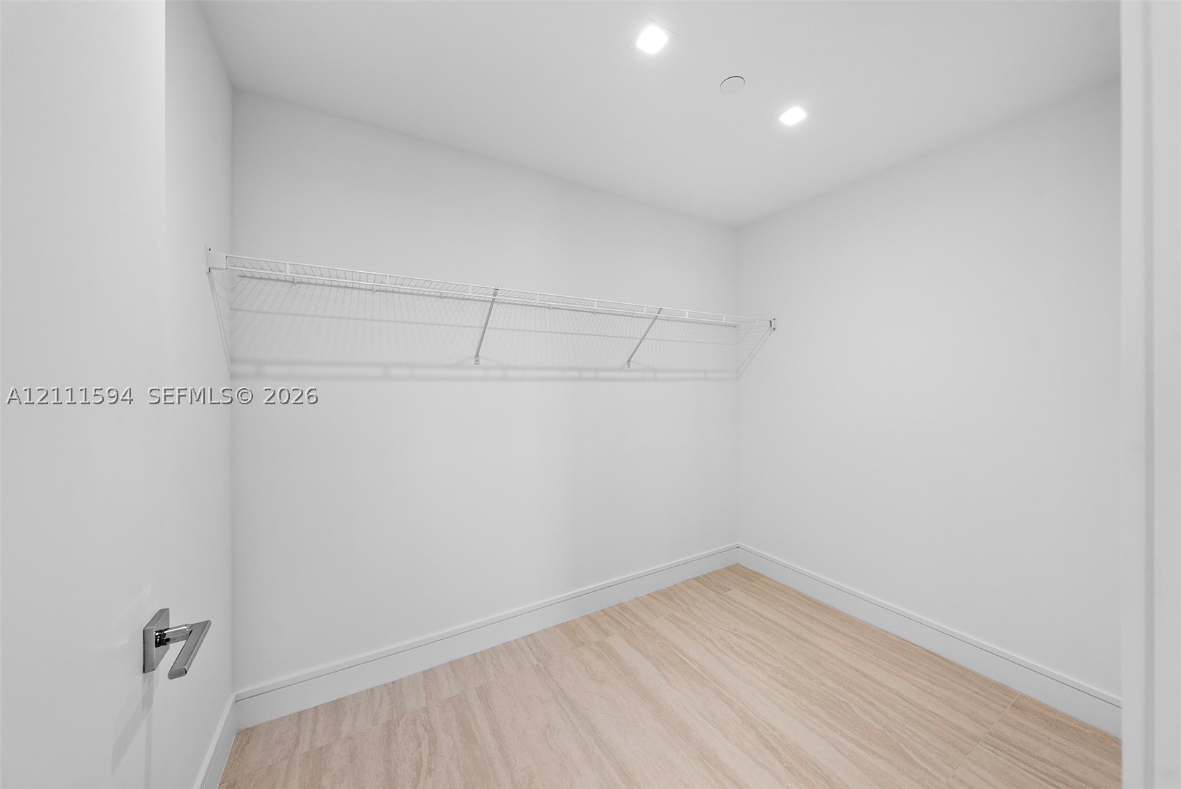 2411 Laguna Cir #2506 North Miami, FL 33181
