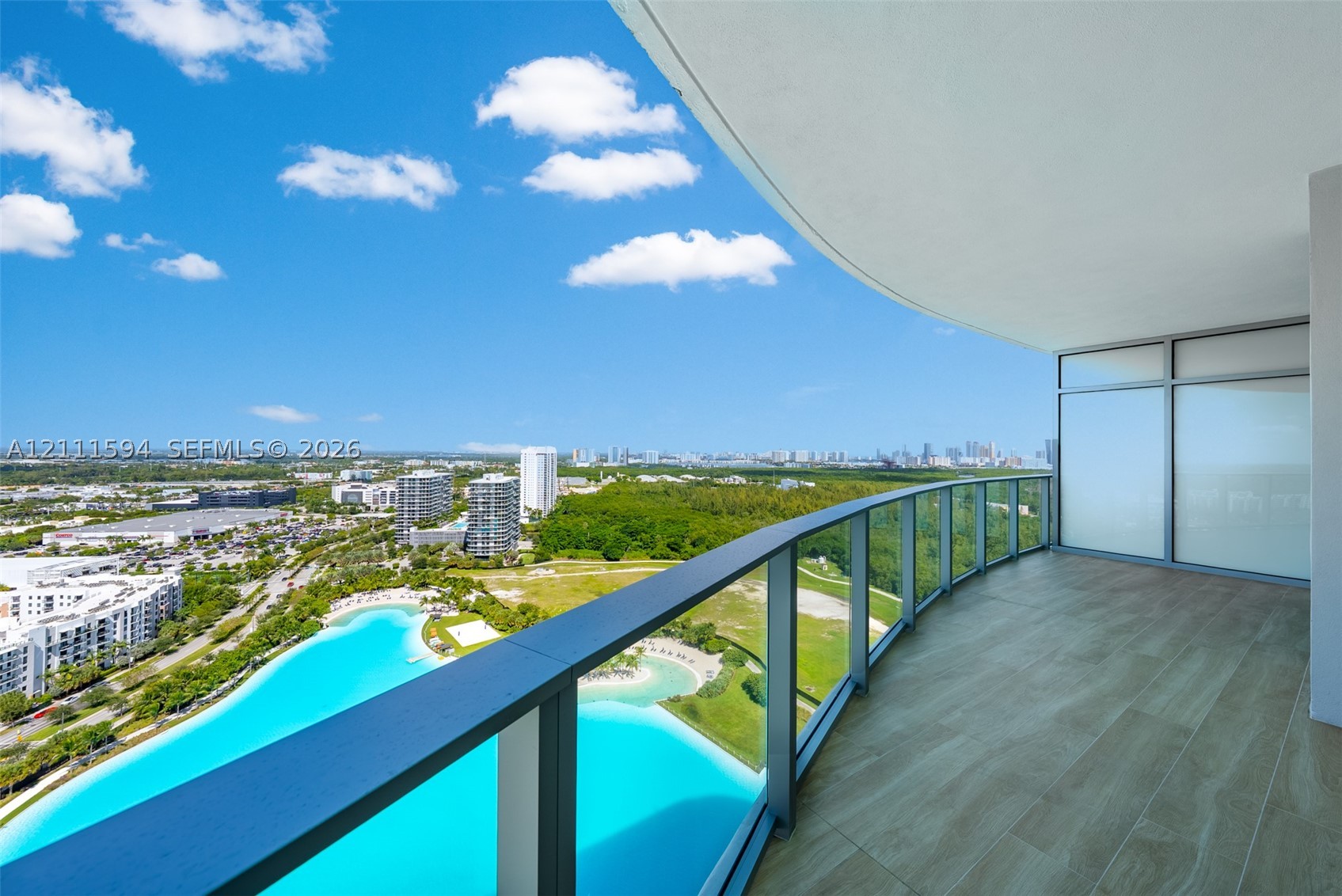 2411 Laguna Cir #2506 North Miami, FL 33181