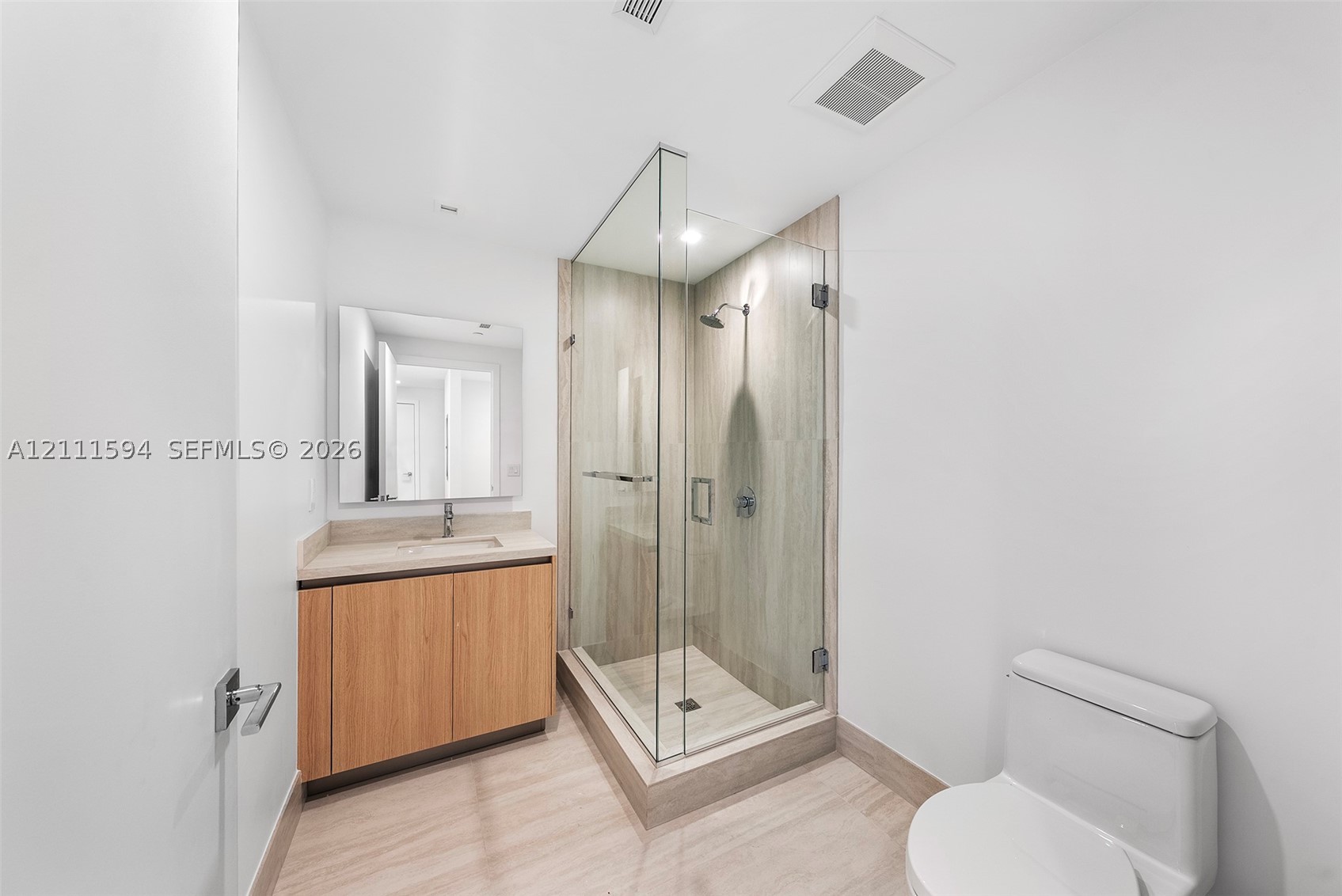 2411 Laguna Cir #2506 North Miami, FL 33181