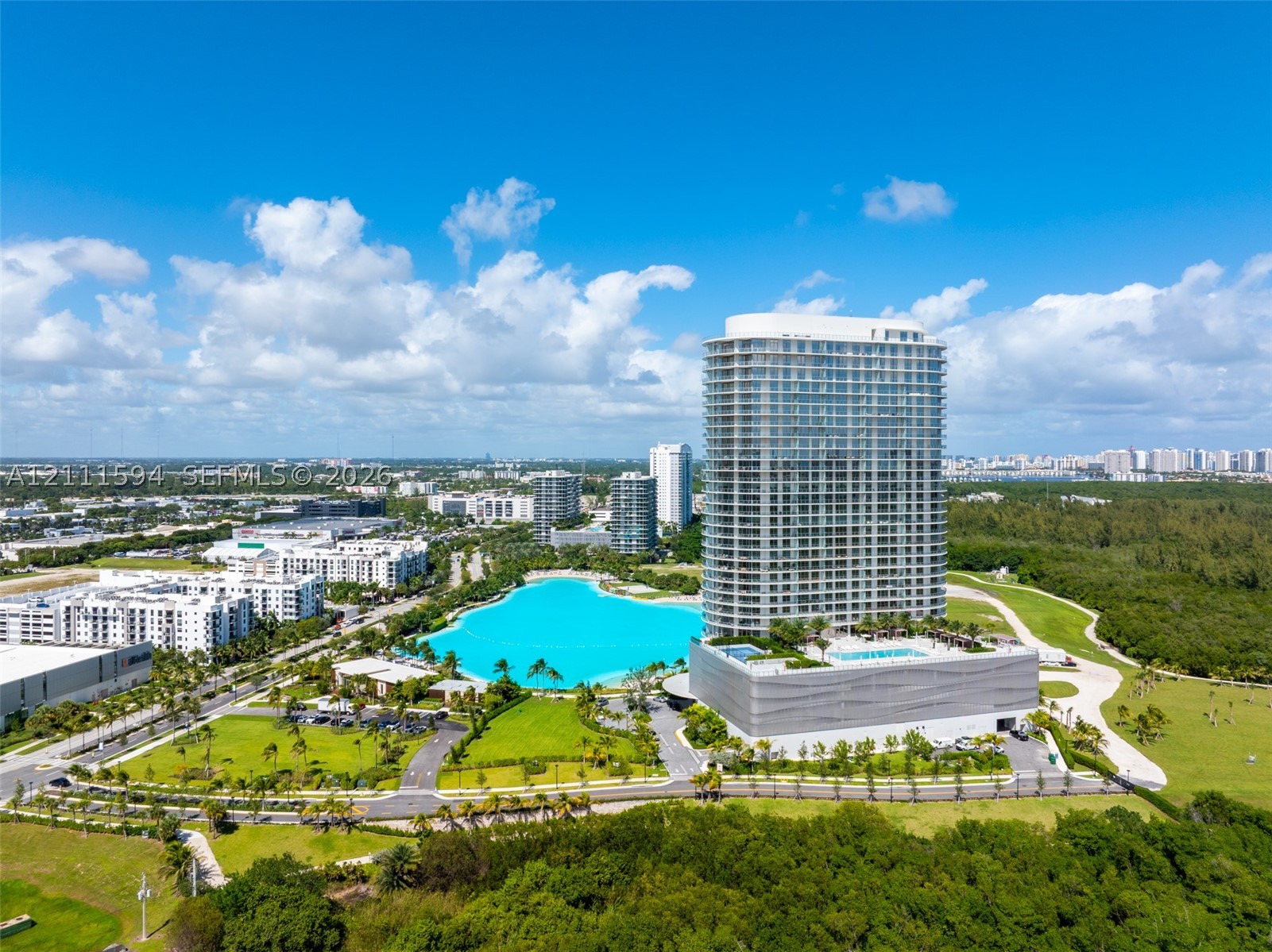 2411 Laguna Cir #2506 North Miami, FL 33181