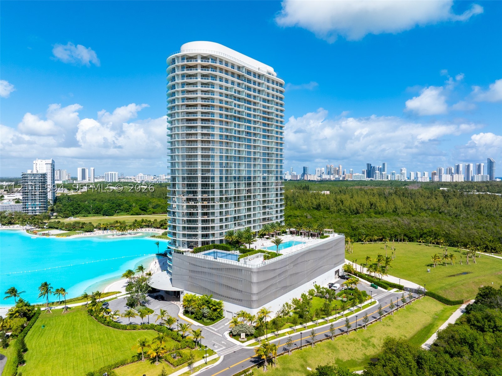 2411 Laguna Cir #2506 North Miami, FL 33181