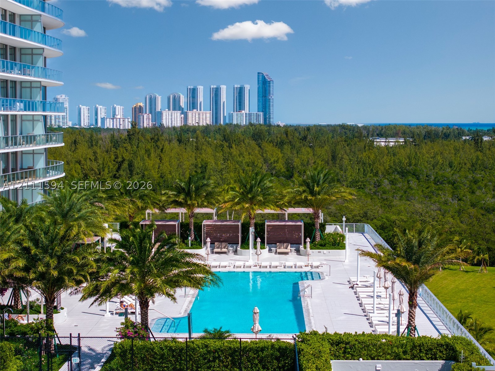 2411 Laguna Cir #2506 North Miami, FL 33181