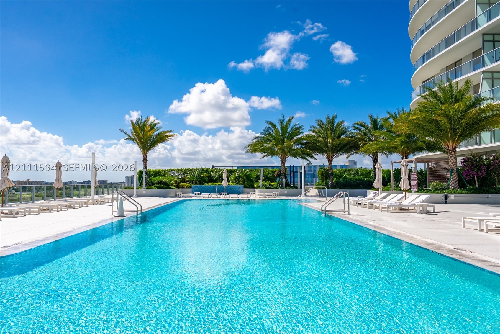 2411 Laguna Cir #2506 North Miami, FL 33181